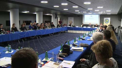 ROUND TABLE 