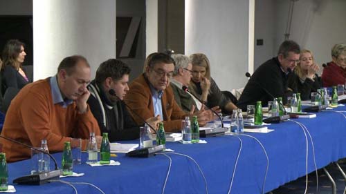 ROUND TABLE 